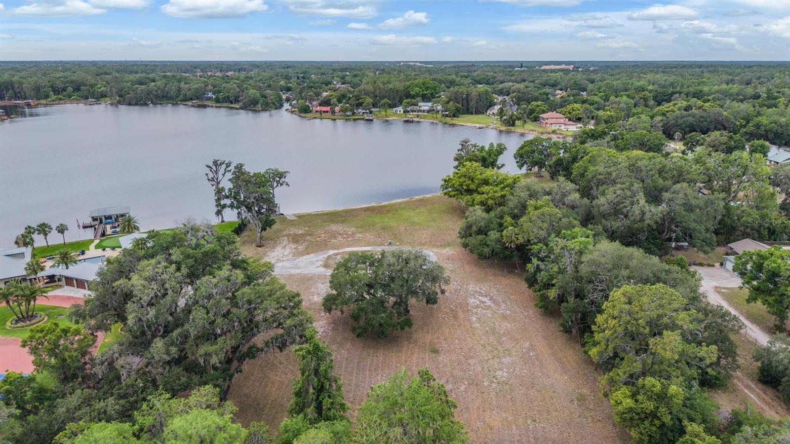 215 LAKE BRANT DR — photo 8