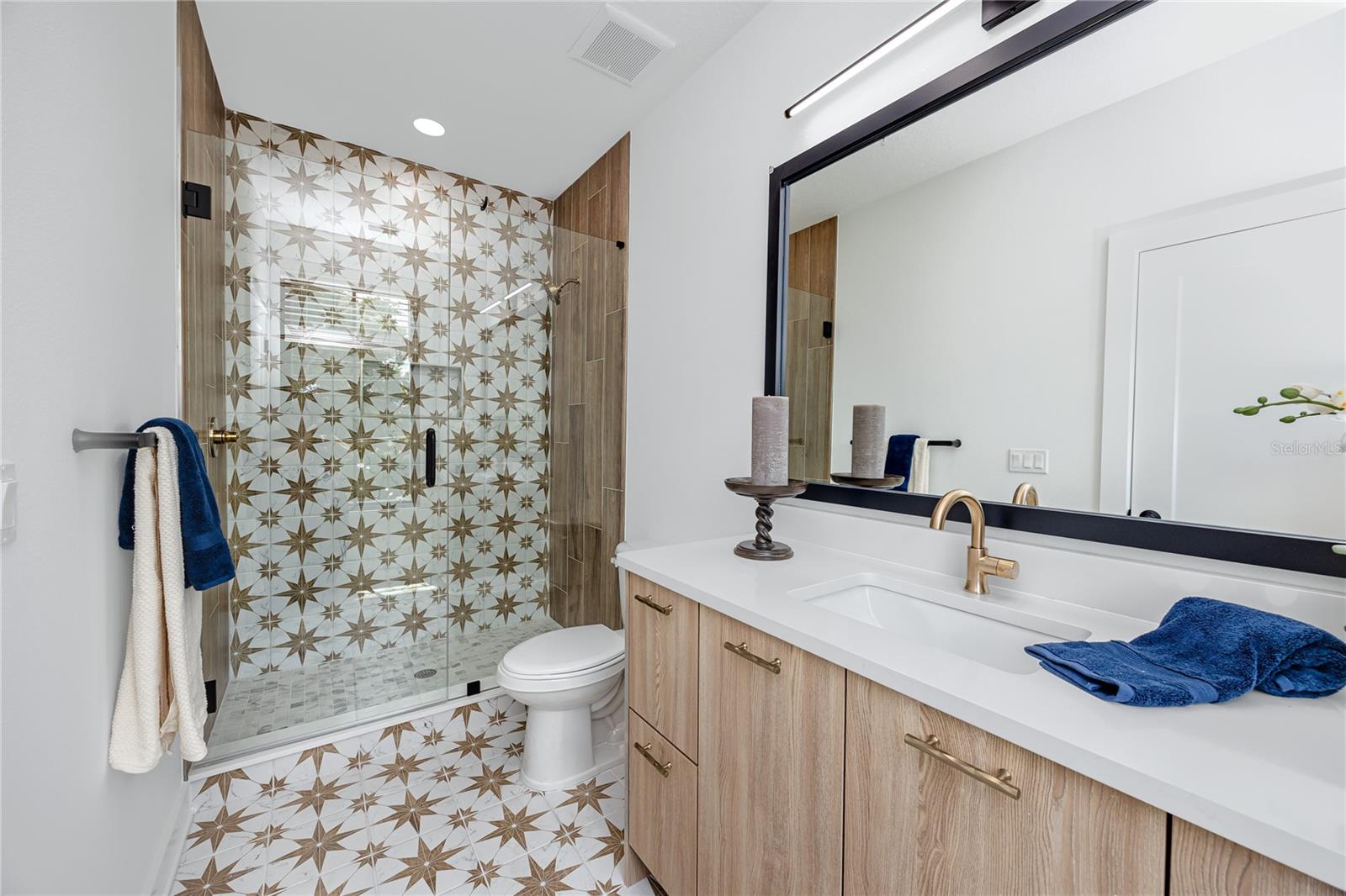 1308 E COLUMBUS DR #2 — photo 40