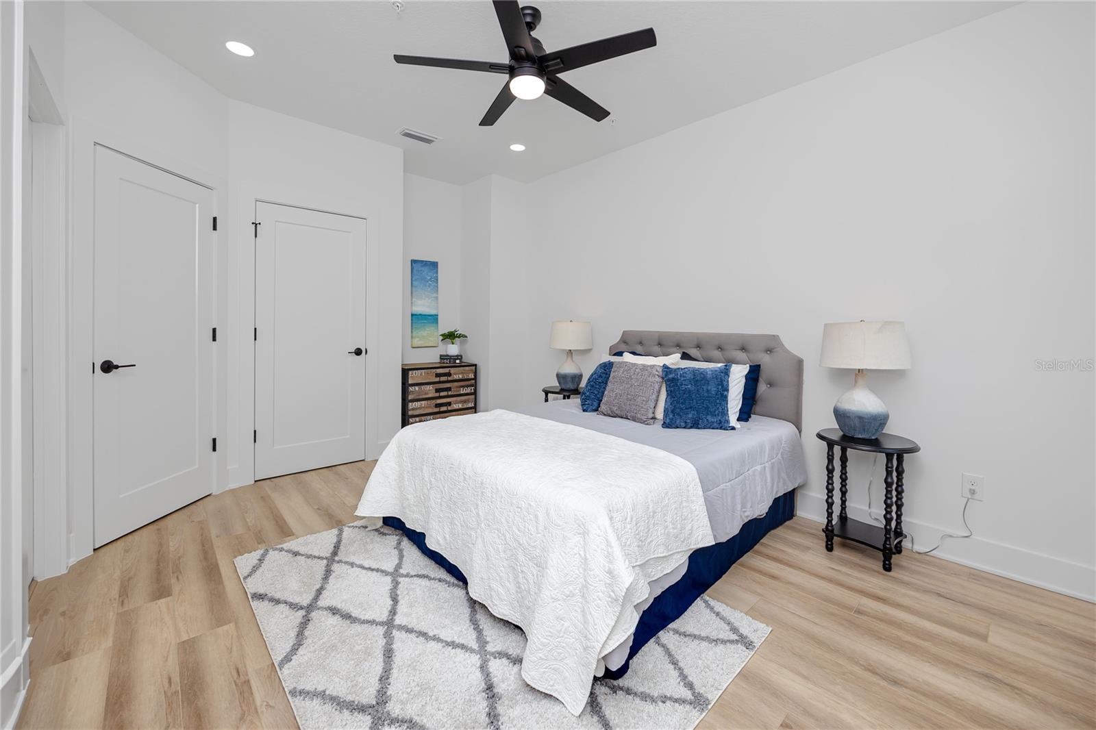 1308 E COLUMBUS DR #2 — photo 33
