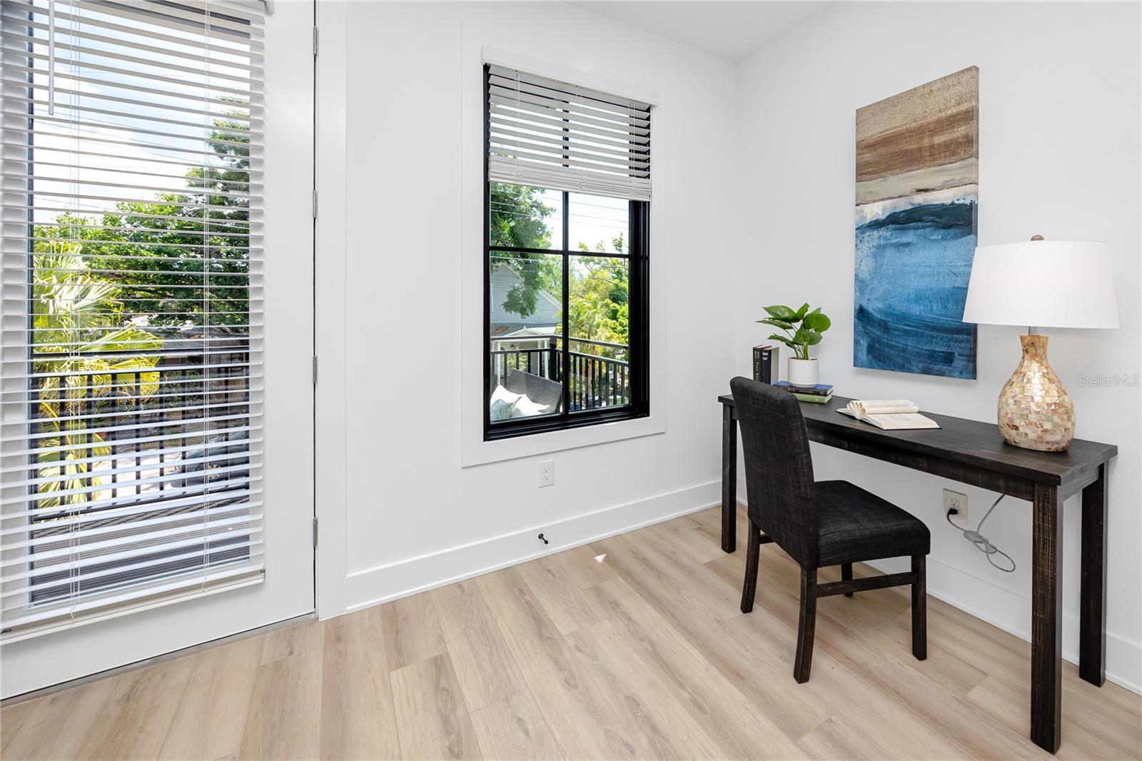 1308 E COLUMBUS DR #2 — photo 28