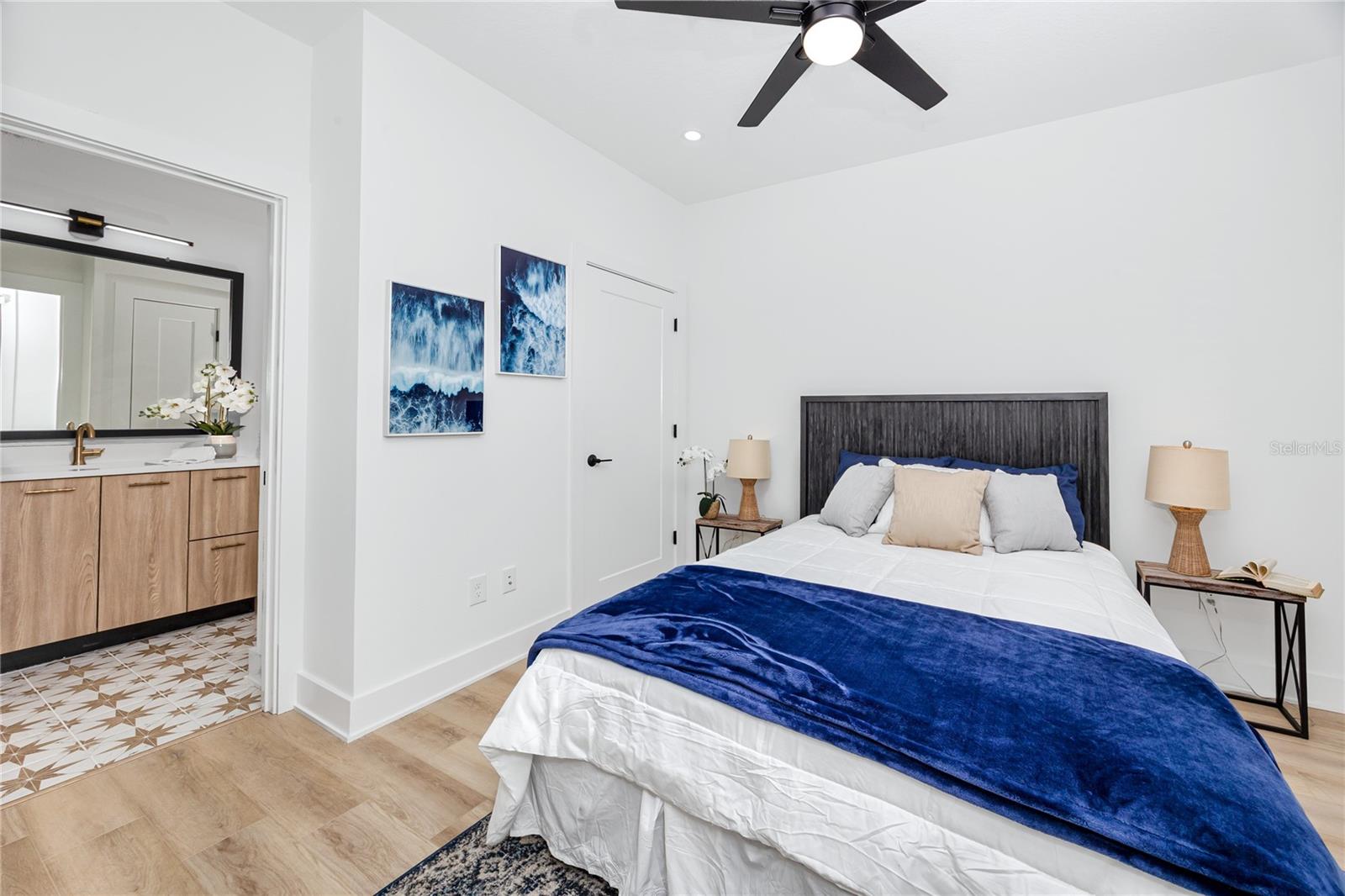 1308 E COLUMBUS DR #2 — photo 11