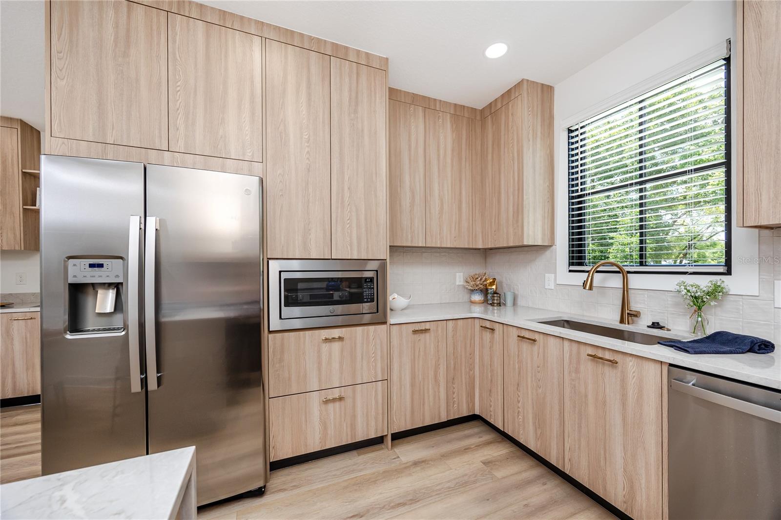 1308 E COLUMBUS DR #2 — photo 20