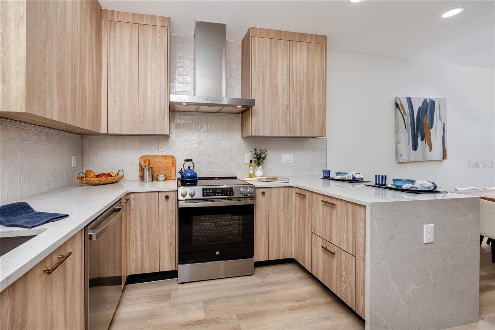 1308 E COLUMBUS DR #2 — photo 22