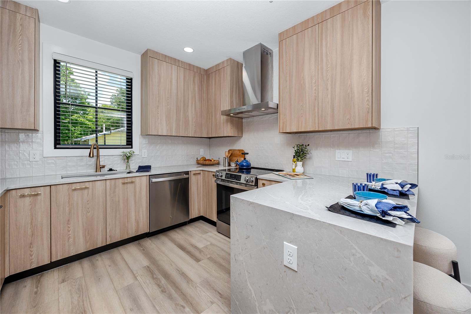 1308 E COLUMBUS DR #2 — photo 19