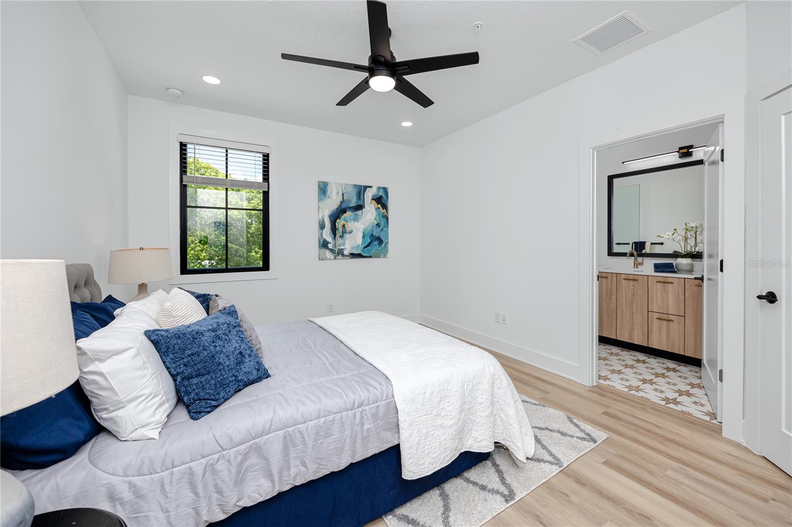 1308 E COLUMBUS DR #2 — photo 32