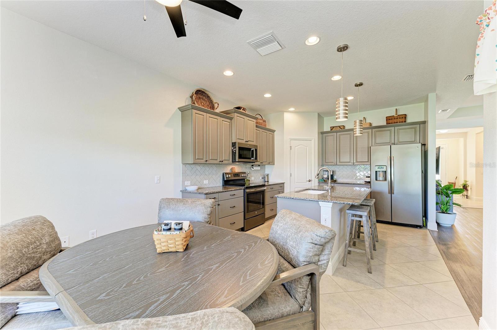 7750 RIDGELAKE CIR — photo 22