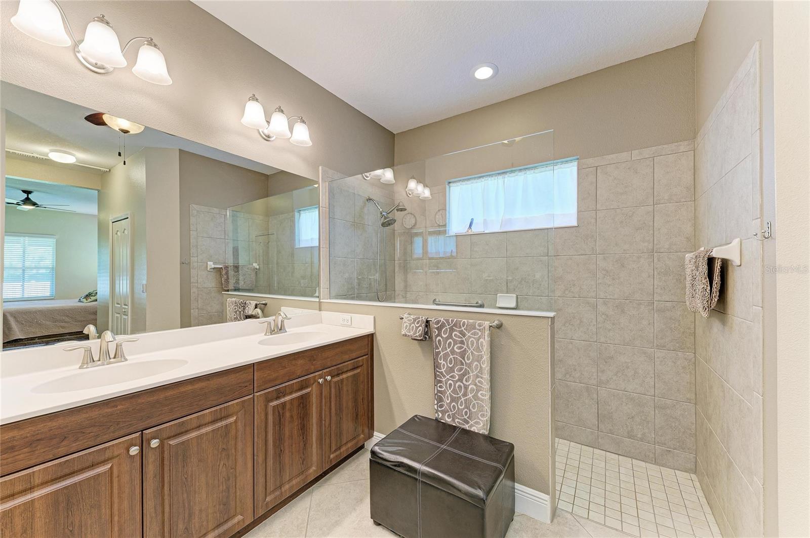 7750 RIDGELAKE CIR — photo 25