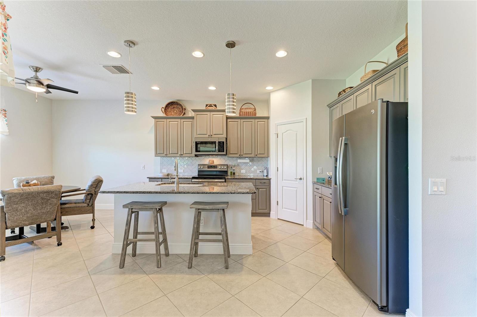 7750 RIDGELAKE CIR — photo 20