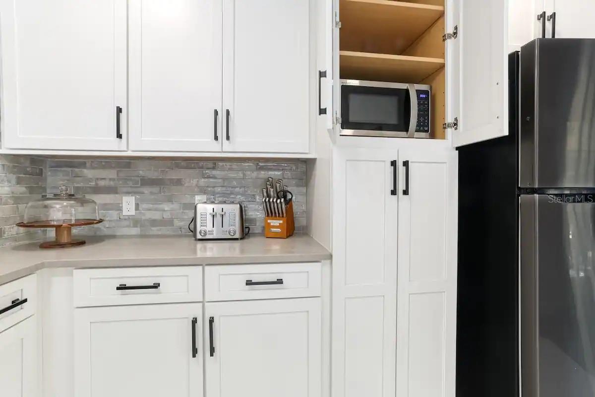 4014 W PALMIRA AVE — photo 15