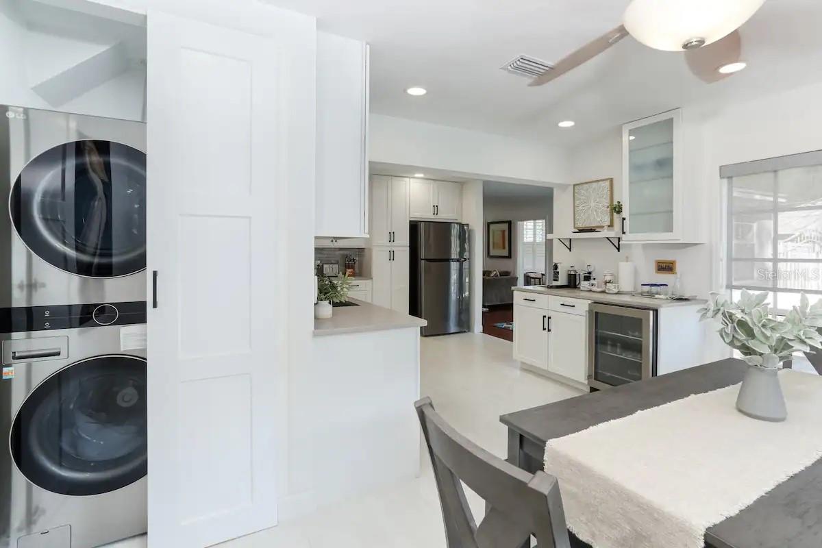 4014 W PALMIRA AVE — photo 17