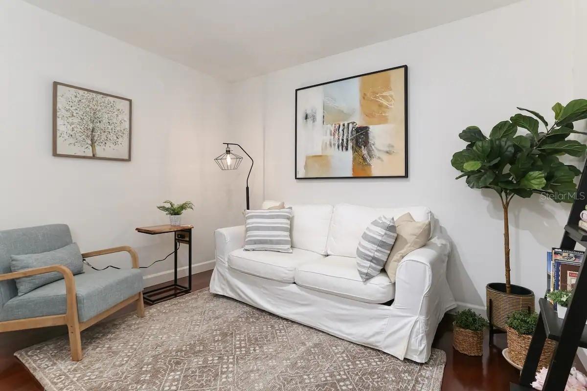 4014 W PALMIRA AVE — photo 35