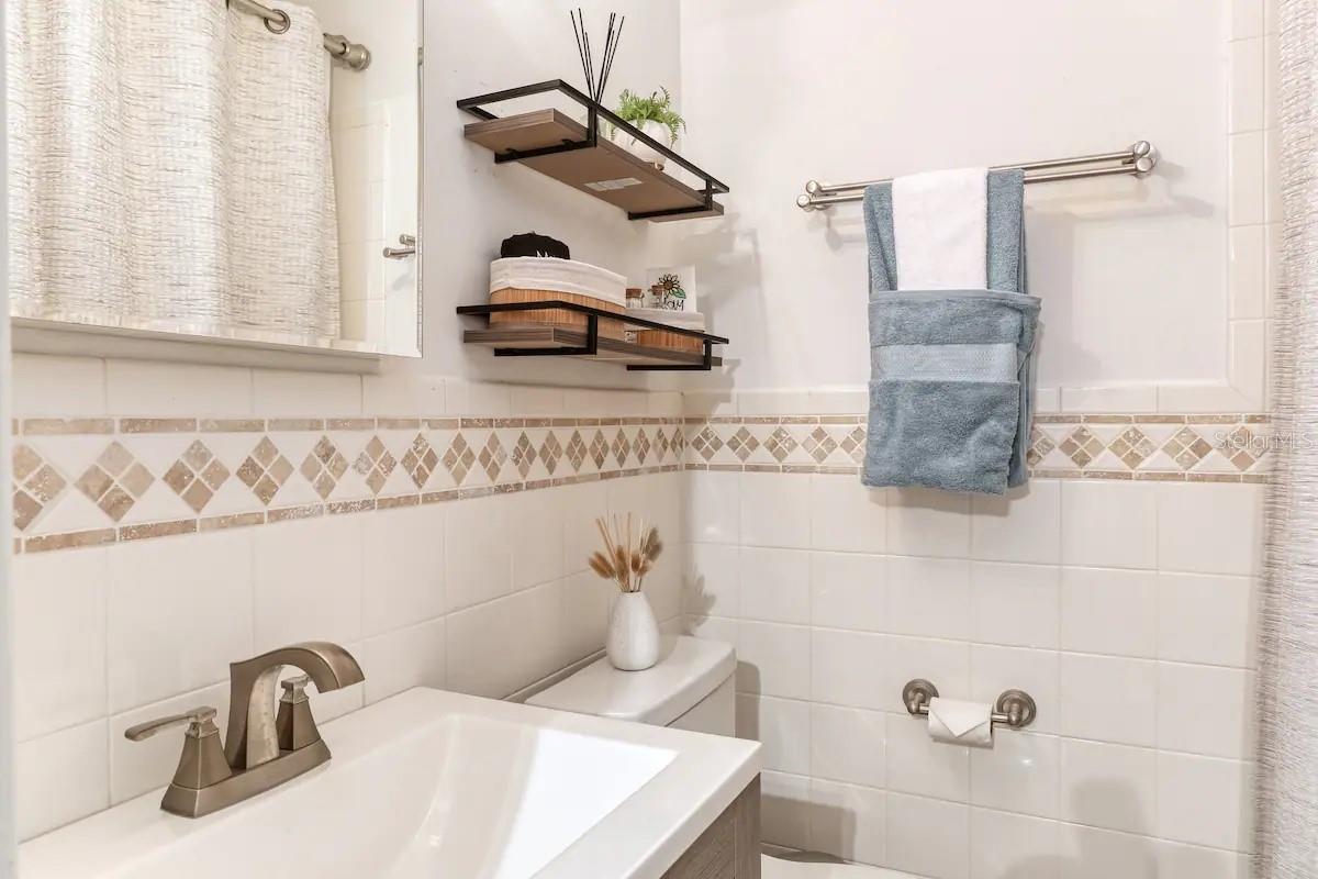 4014 W PALMIRA AVE — photo 43