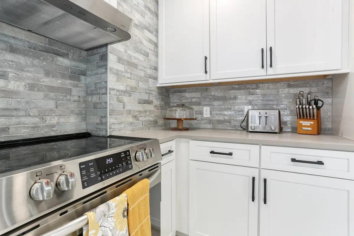 4014 W PALMIRA AVE — photo 16