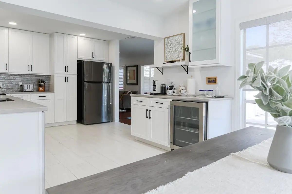 4014 W PALMIRA AVE — photo 11