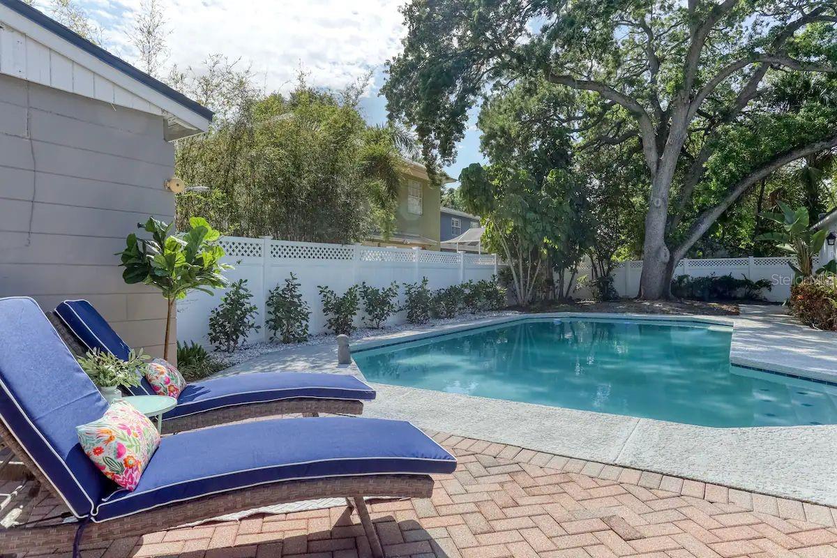 4014 W PALMIRA AVE — photo 3