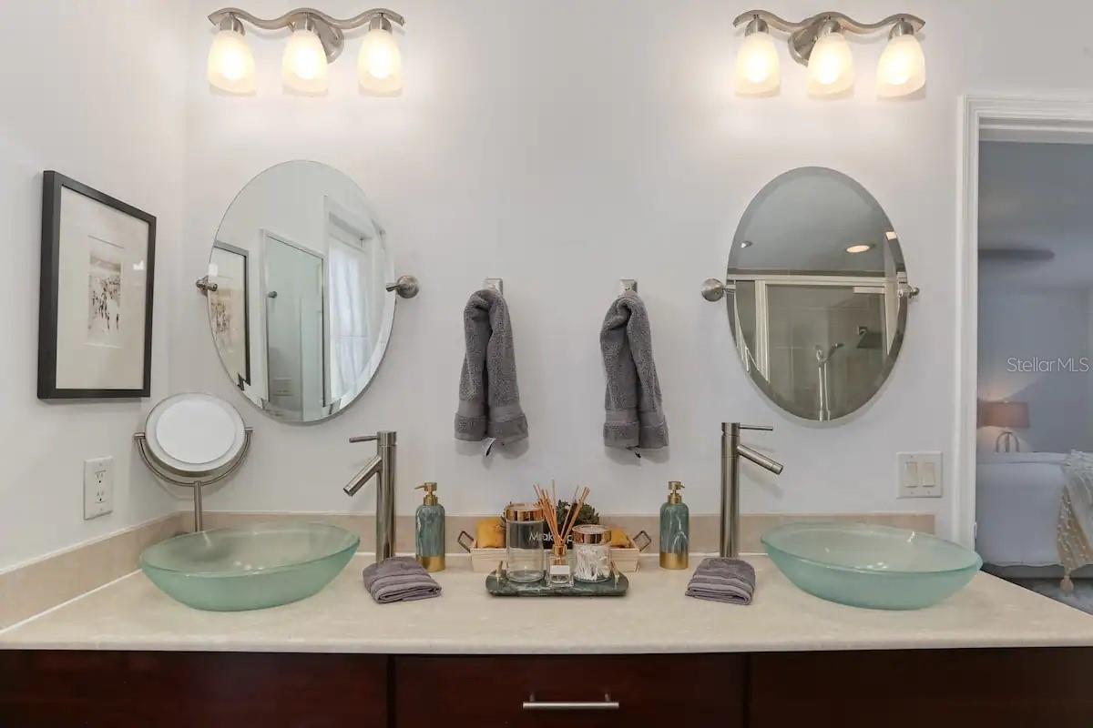4014 W PALMIRA AVE — photo 27