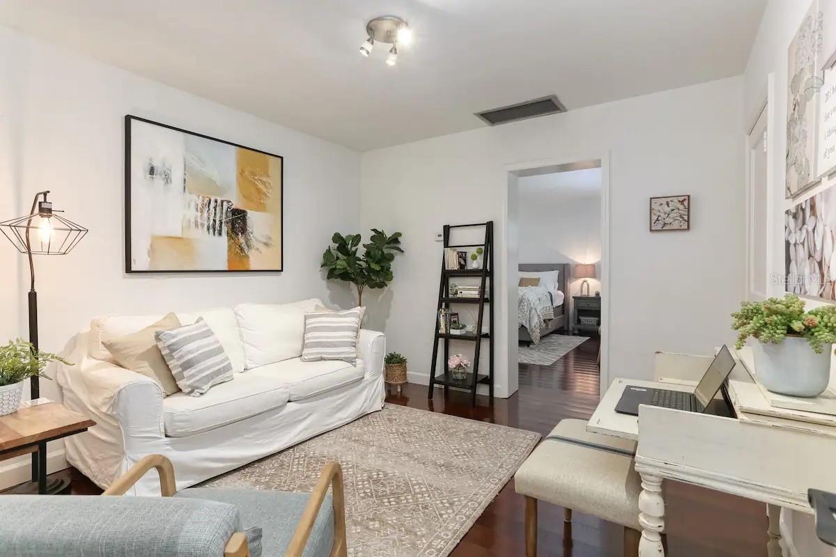 4014 W PALMIRA AVE — photo 36