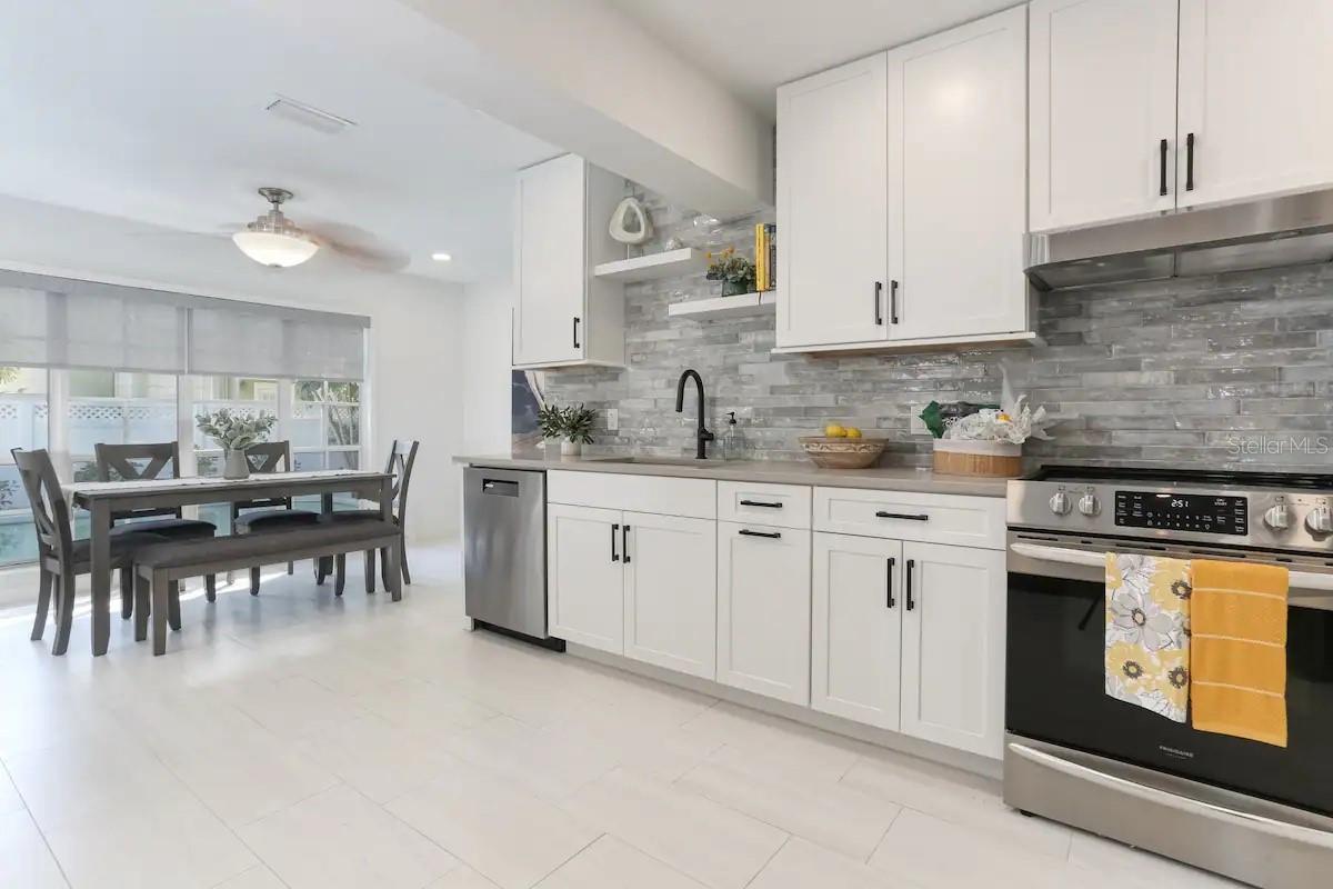 4014 W PALMIRA AVE — photo 10