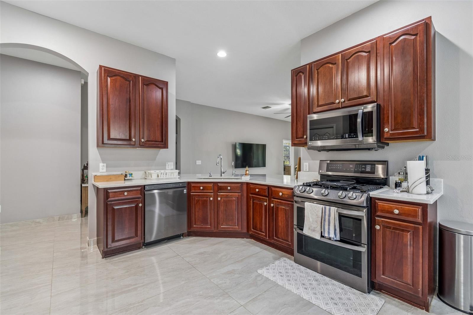 20133 HERON CROSSING DR — photo 12