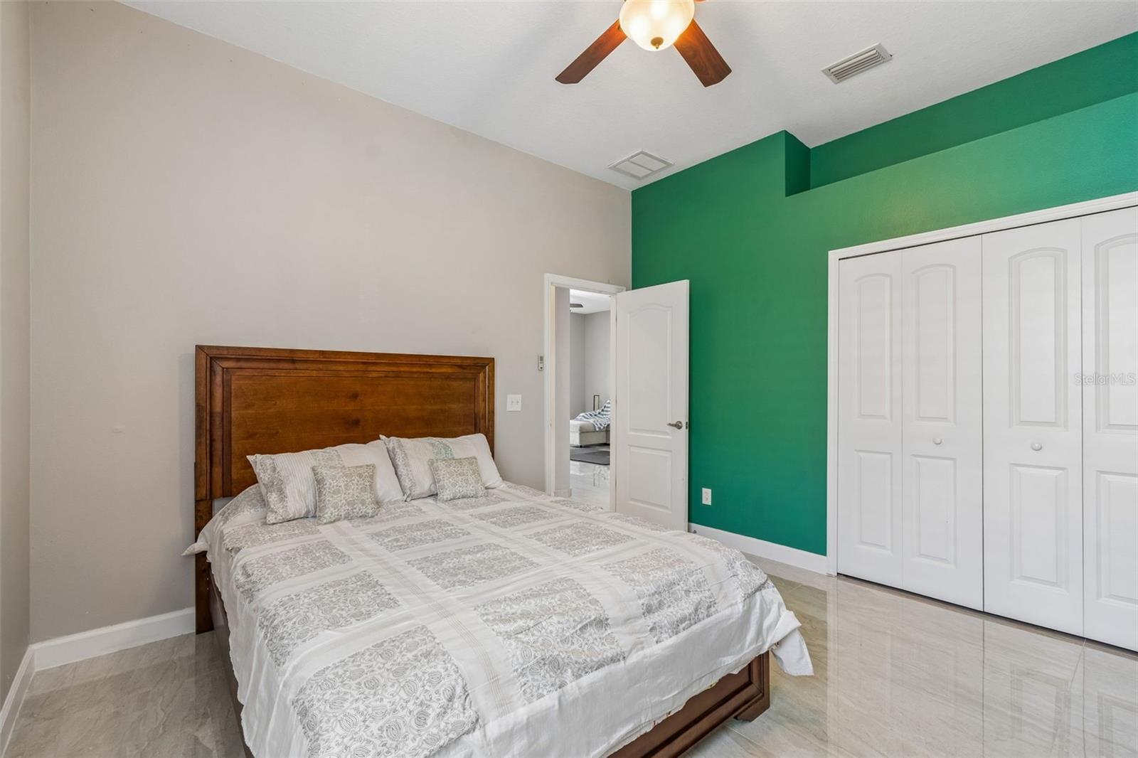 20133 HERON CROSSING DR — photo 30