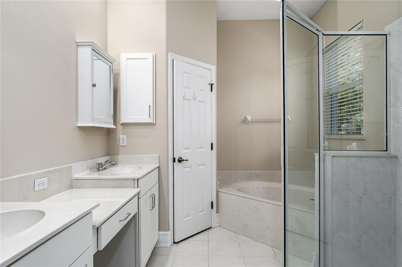3208 WOODLAND FERN DR — photo 11
