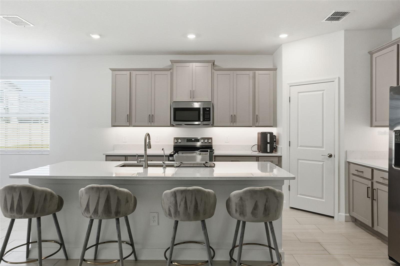 10770 TUPPER CAY DR — photo 23