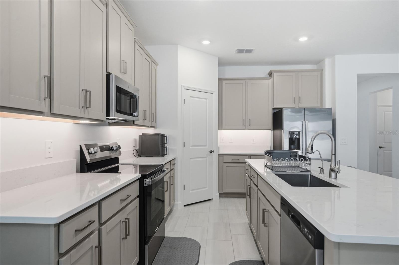 10770 TUPPER CAY DR — photo 14
