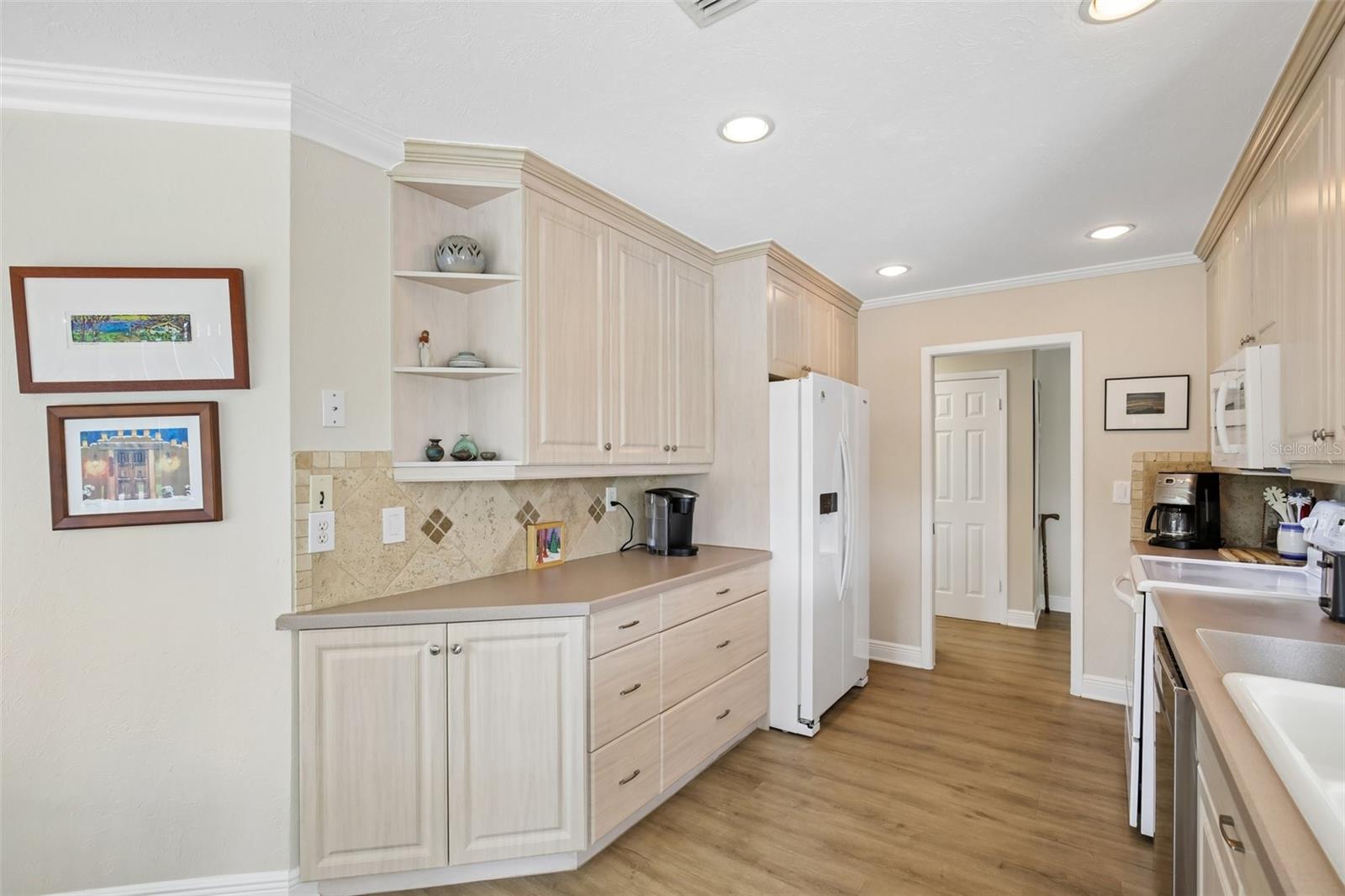 530 MAGELLAN DR — photo 8