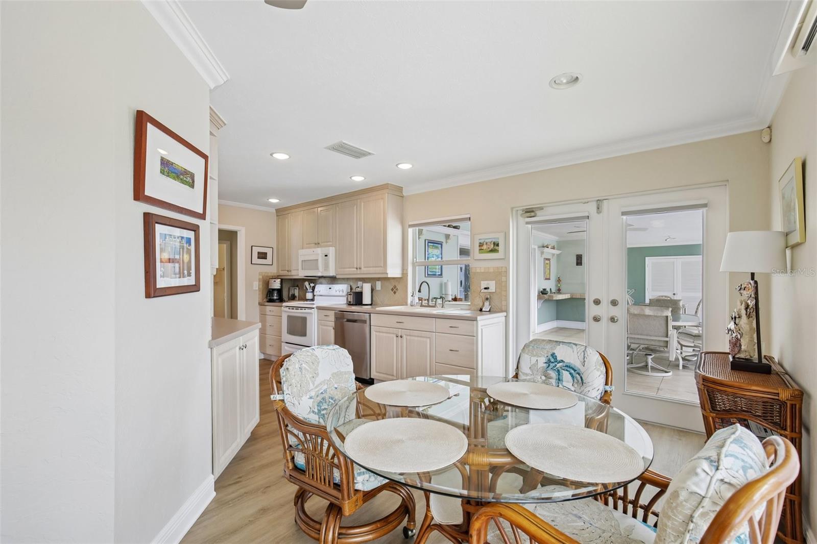 530 MAGELLAN DR — photo 6
