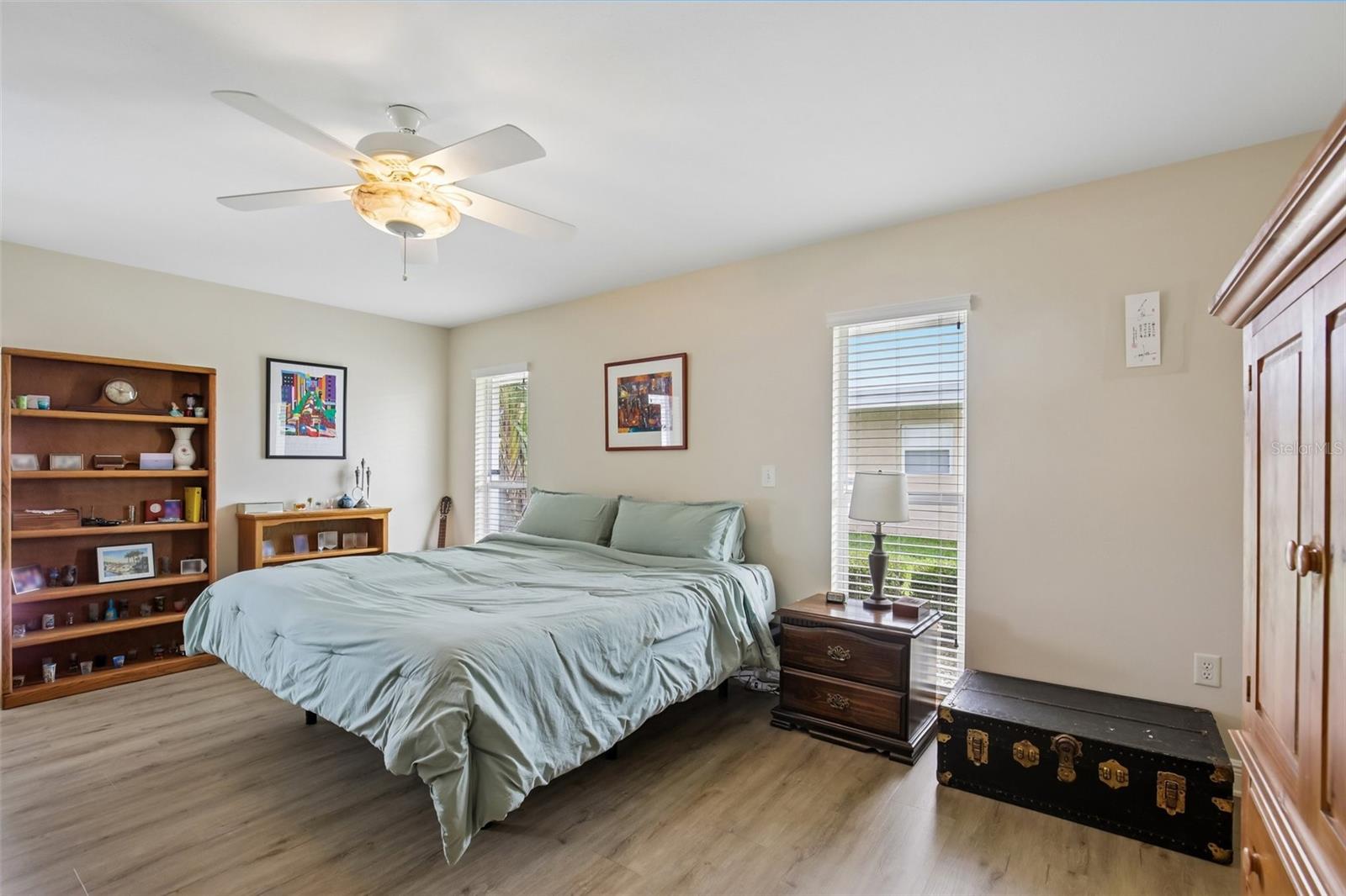 530 MAGELLAN DR — photo 11