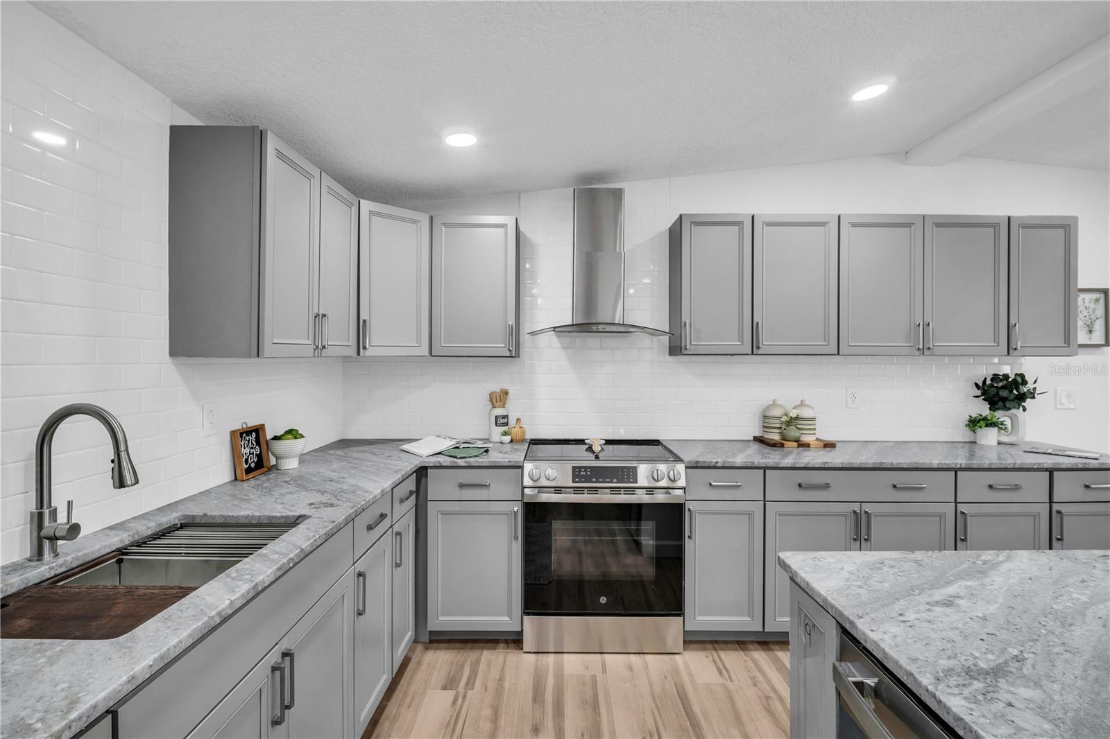 193 BLUE MARLIN DR — photo 16