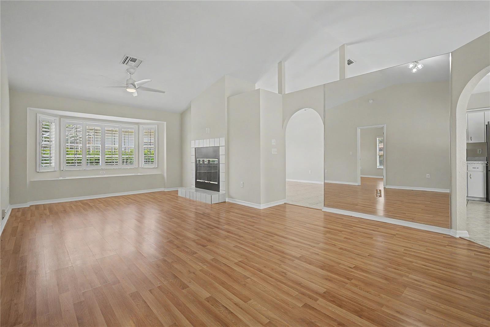 6208 HUNTINGTON DRIVE — photo 12