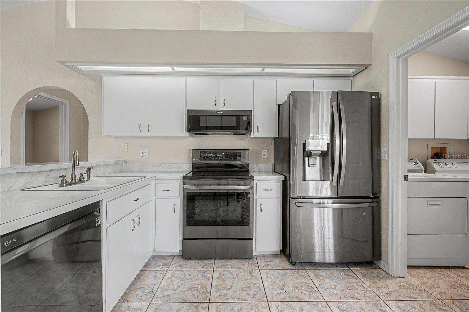 6208 HUNTINGTON DRIVE — photo 20