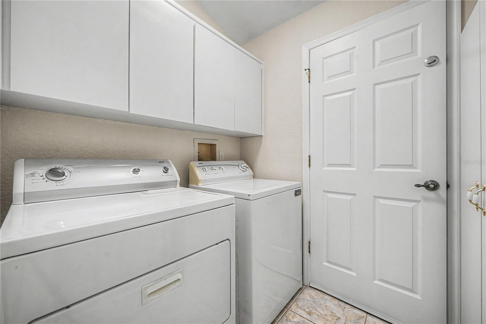 6208 HUNTINGTON DRIVE — photo 41
