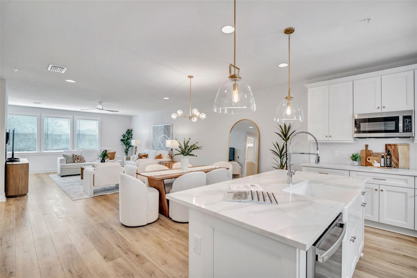 208 W FRANCES AVE #3 — photo 5
