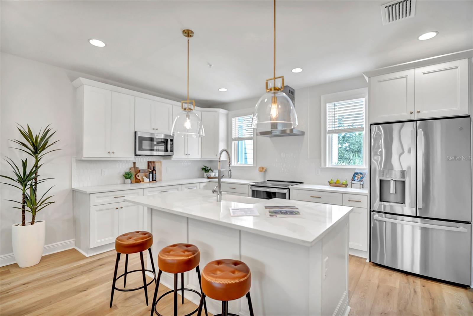 208 W FRANCES AVE #3 — photo 33