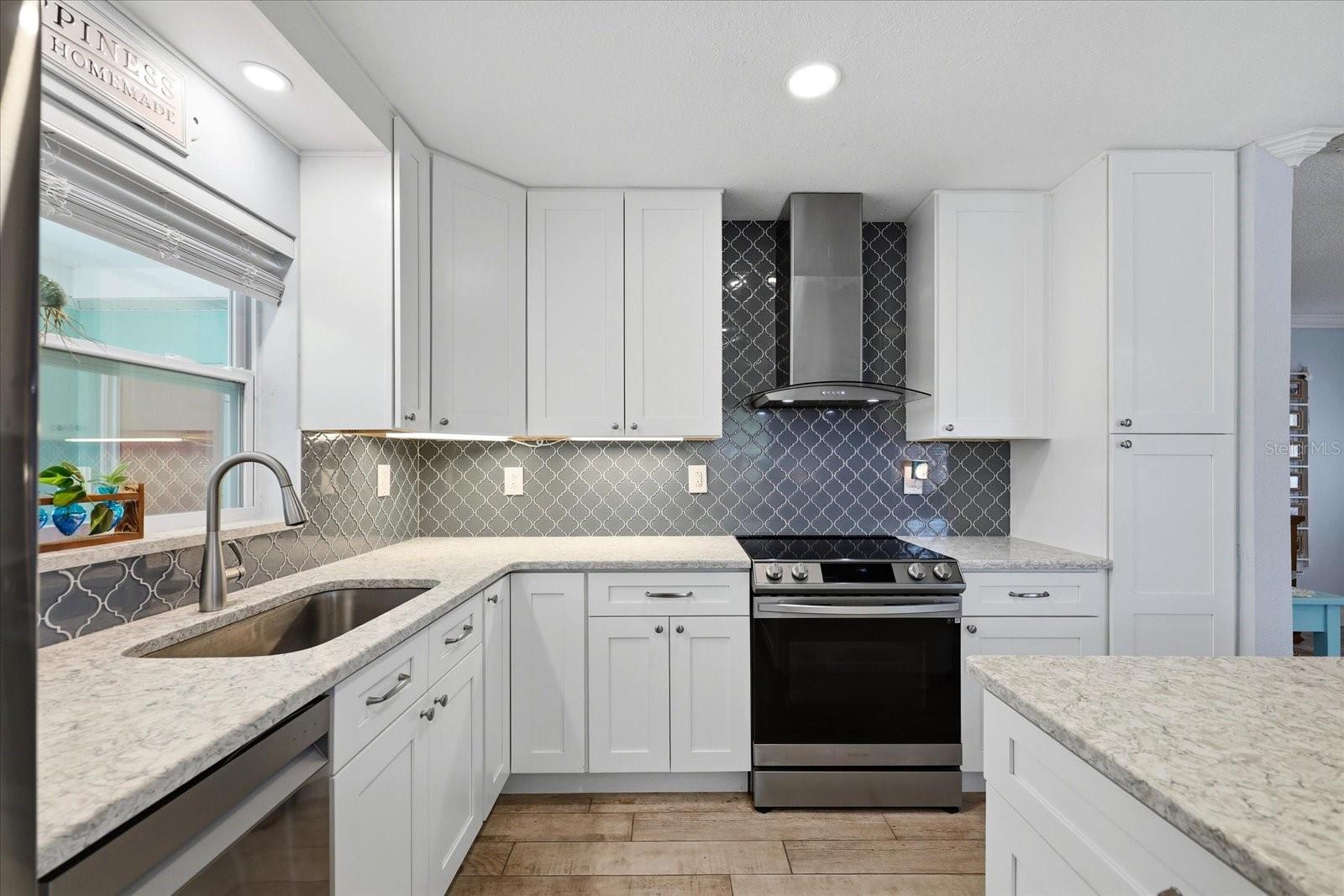 712 S GLENWOOD AVE — photo 8