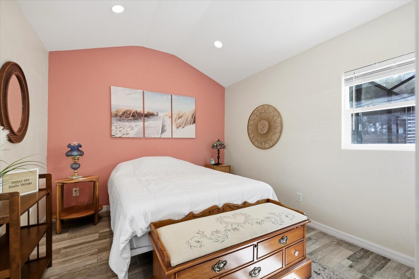 712 S GLENWOOD AVE — photo 25