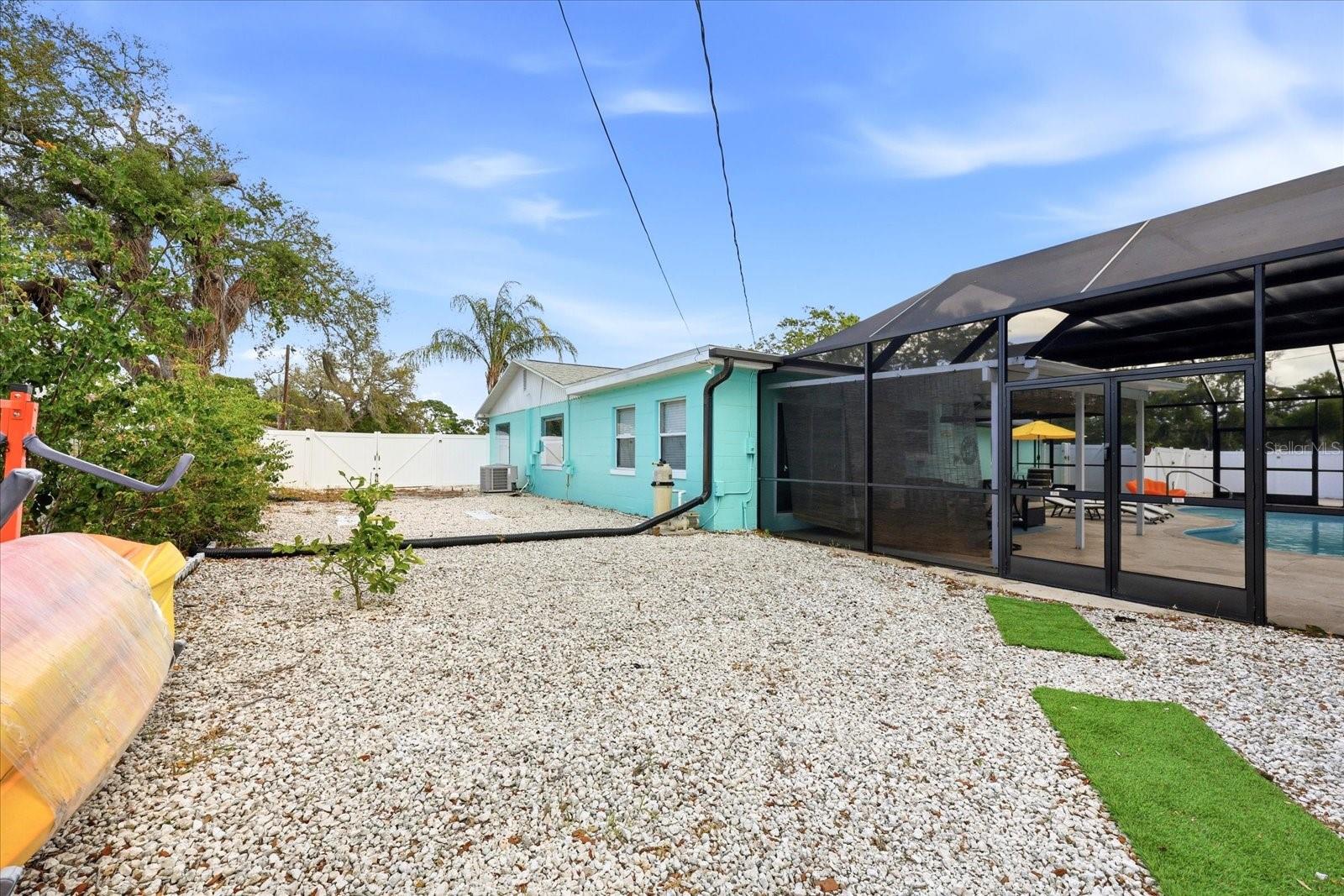 712 S GLENWOOD AVE — photo 40