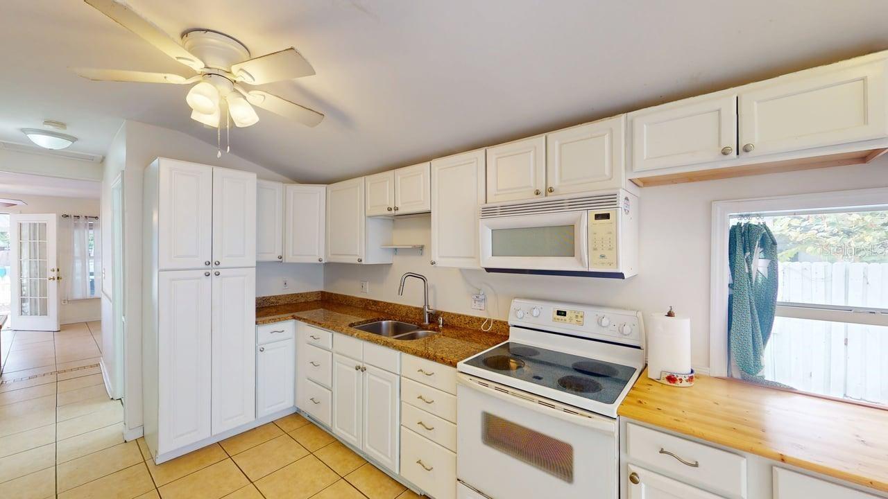 2912 HAWTHORNE ST — photo 70