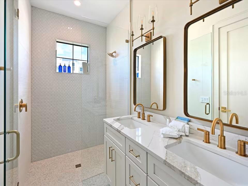 2209 AVENUE B — photo 22