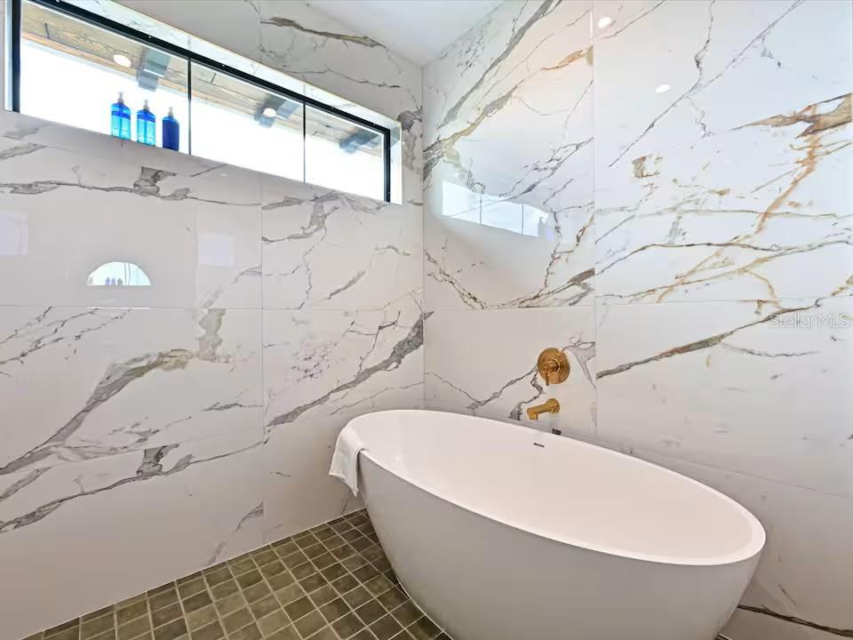 2209 AVENUE B — photo 17
