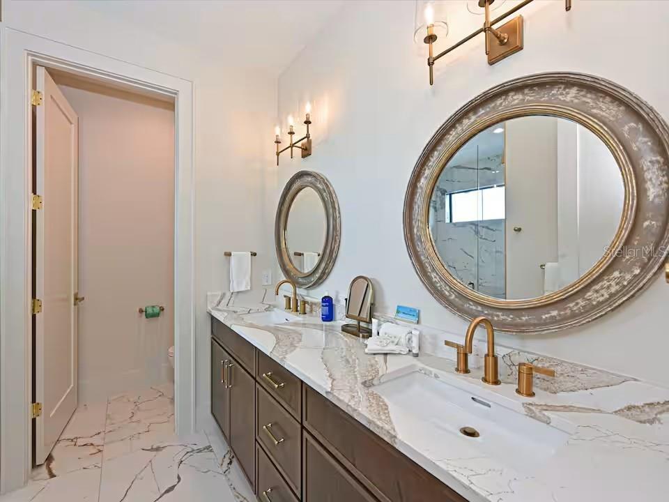 2209 AVENUE B — photo 16