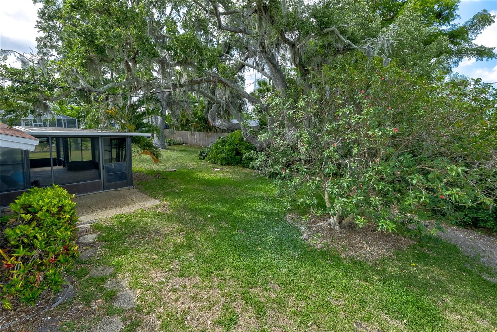 3024 CHASE CIR — photo 28