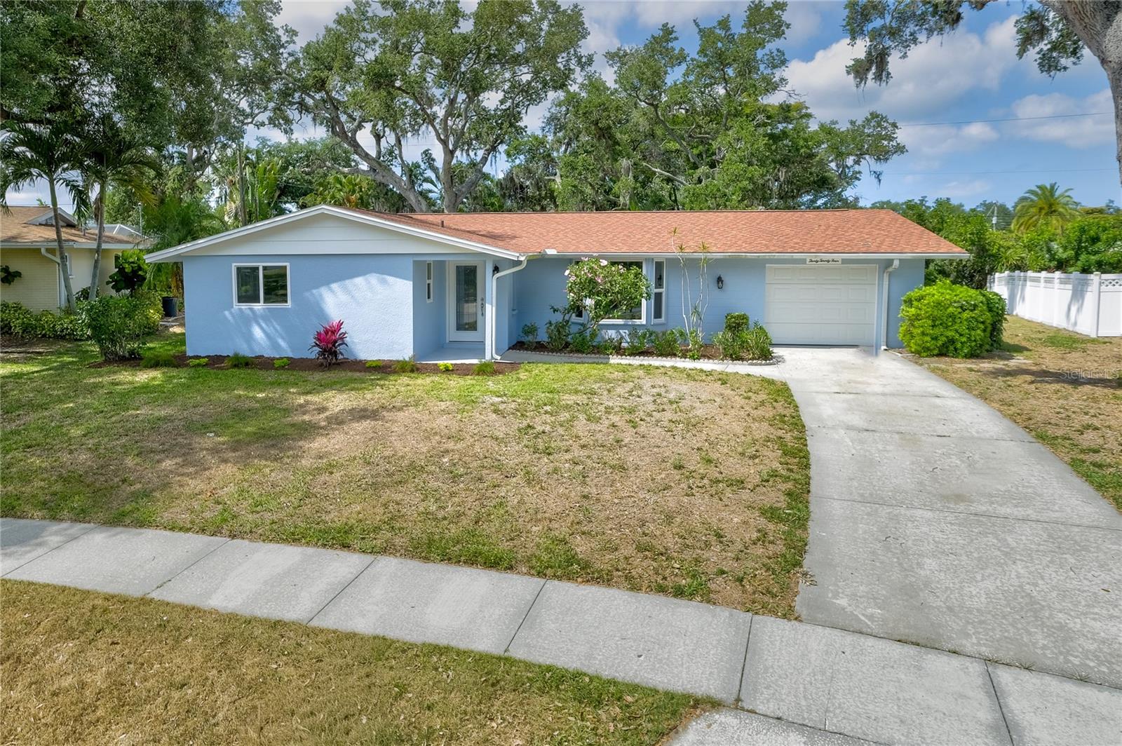3024 CHASE CIR — photo 32
