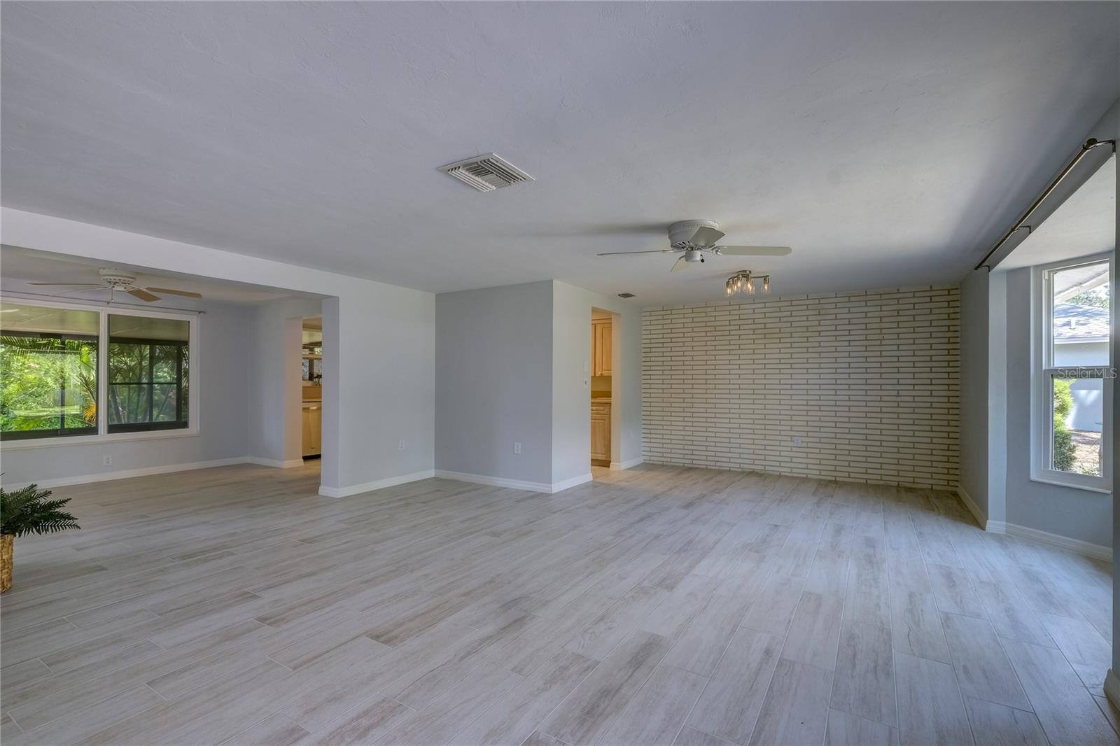 3024 CHASE CIR — photo 4