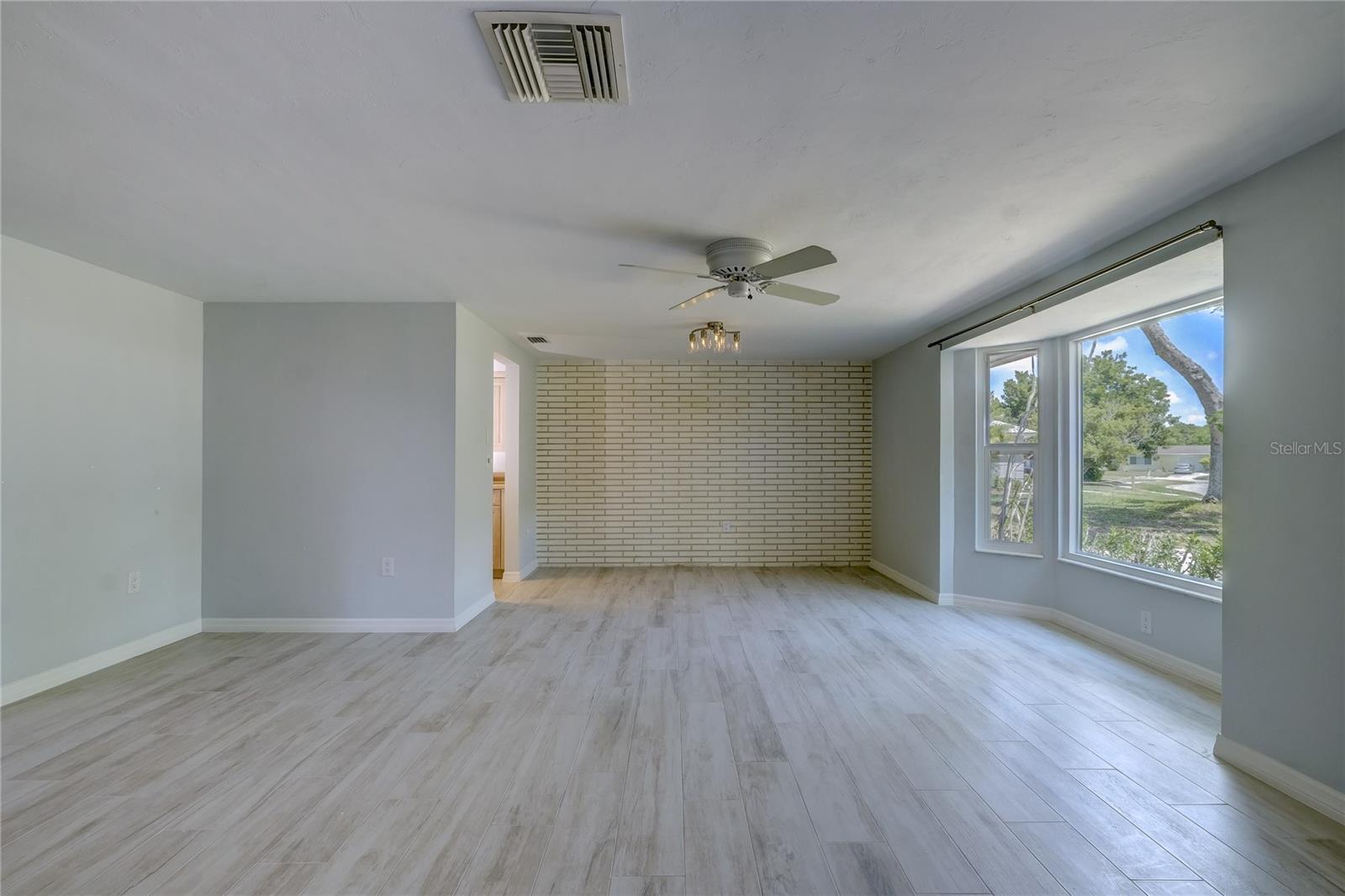 3024 CHASE CIR — photo 3