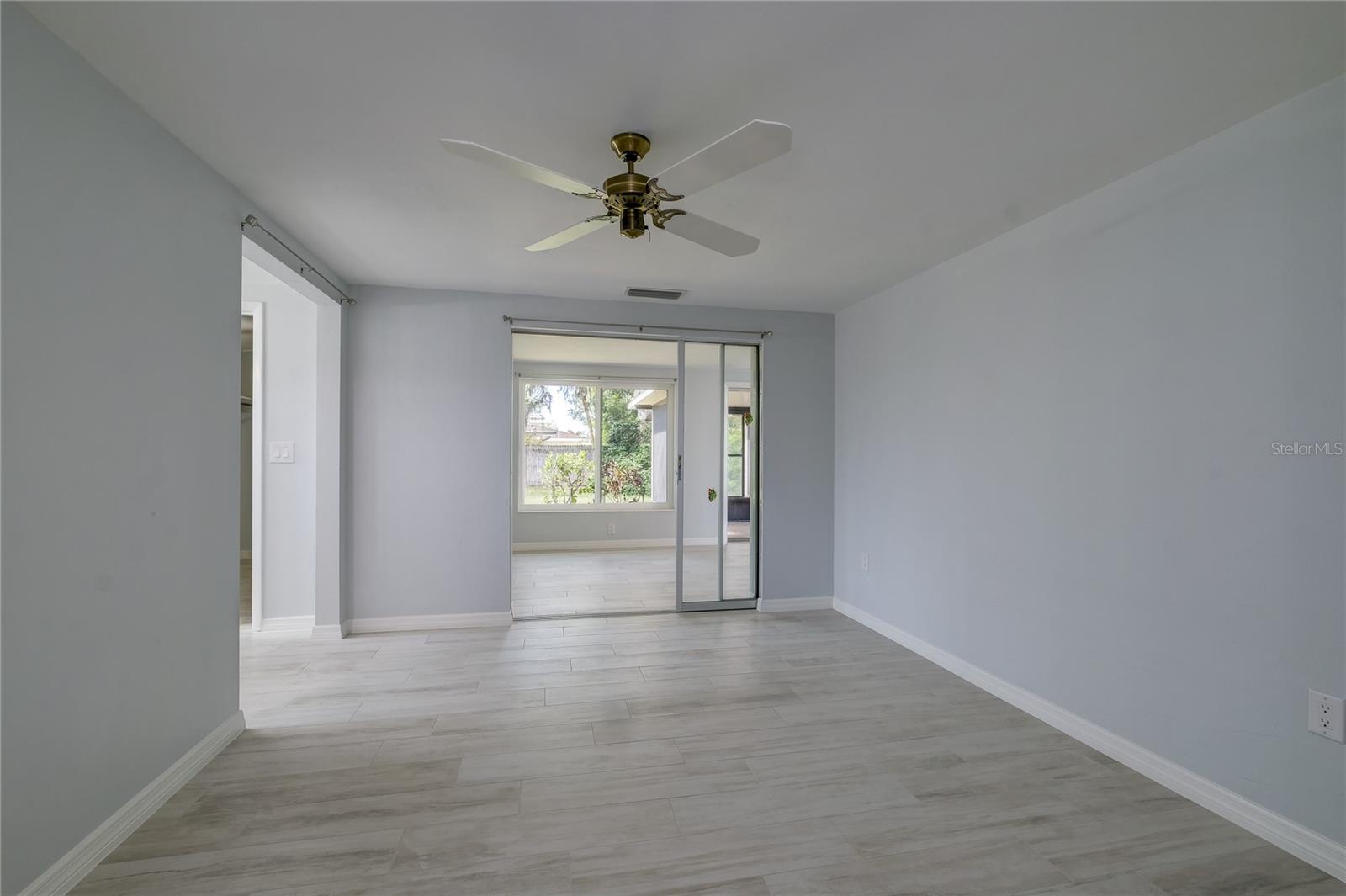 3024 CHASE CIR — photo 10