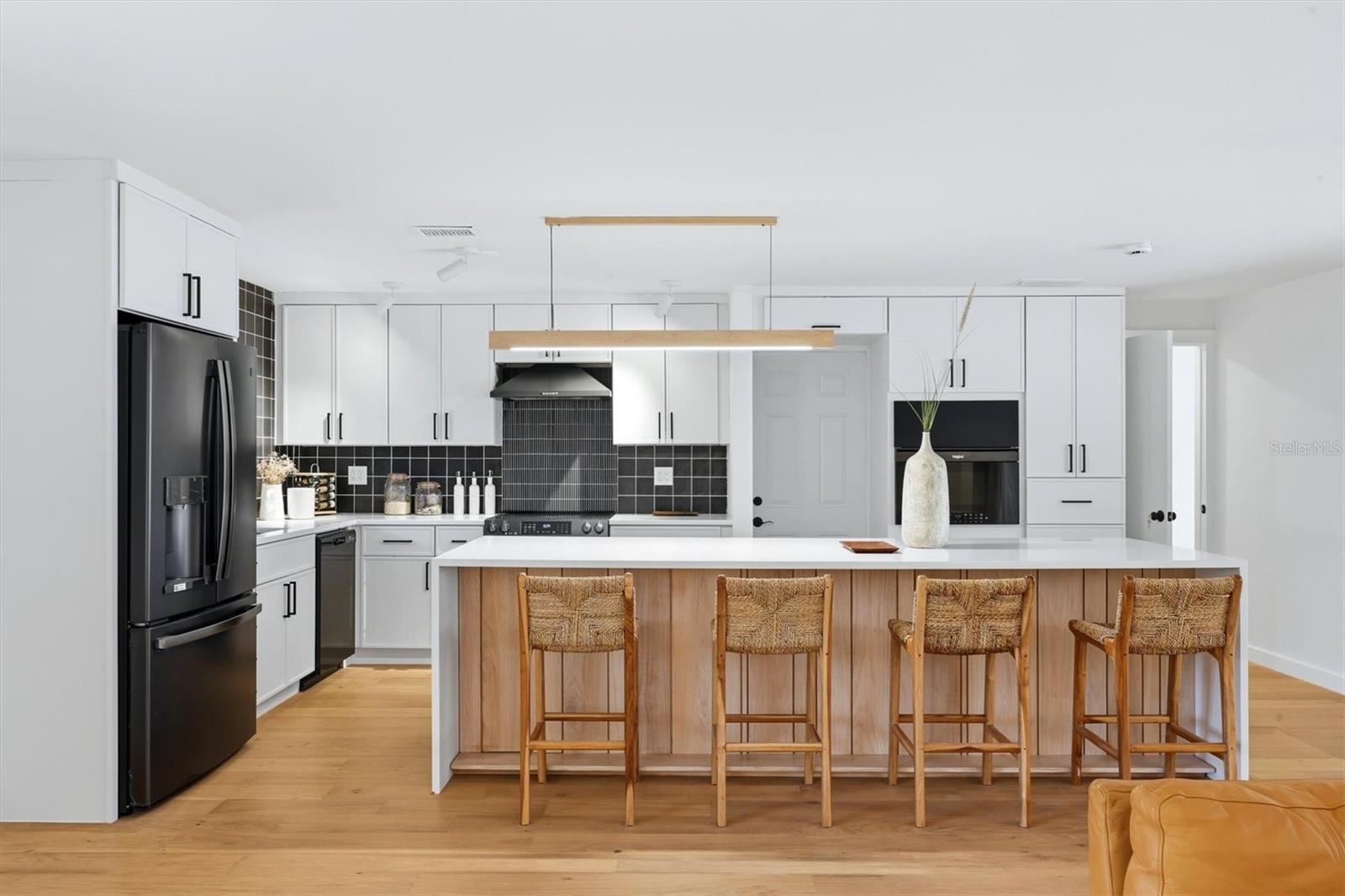 2513 CROTON AVE — photo 15