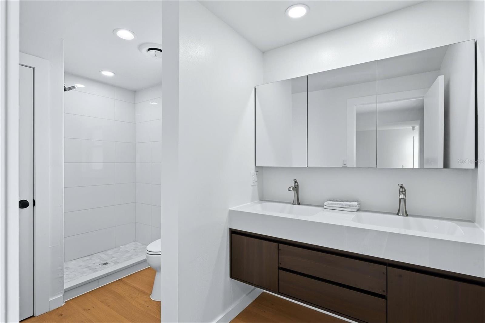 2513 CROTON AVE — photo 30